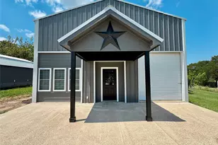 608 Mason Dr, Seven Points, TX 75143 - Photo 2