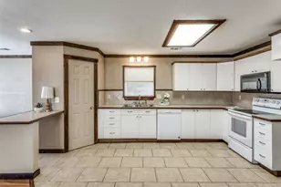 401 Ashwood St, Azle, TX 76020 - Photo 14