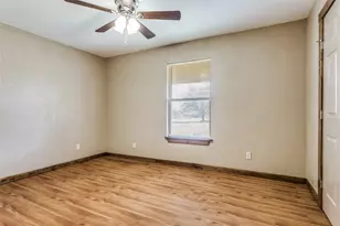 401 Ashwood St, Azle, TX 76020 - Photo 18