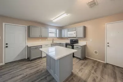 2032 Hopi Trail, Grand Prairie, TX 75052 - Photo 8