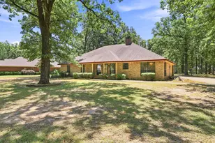 225 Red Oak Ln, Powderly, TX 75473 - Photo 1