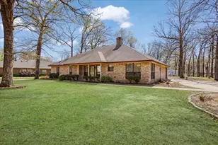 225 Red Oak Ln, Powderly, TX 75473 - Photo 2