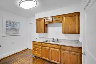 101 E Miller St, Burleson, TX 76028 - Photo 8