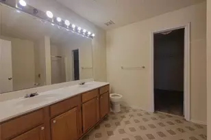 2233 Maple Dr, Little Elm, TX 75068 - Photo 10