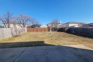 2233 Maple Dr, Little Elm, TX 75068 - Photo 12