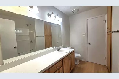 1605 5th Avenue #11, Fort Worth, TX 76104 - Photo 6