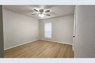 1605 5th Avenue #11, Fort Worth, TX 76104 - Photo 2