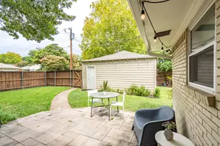 10631 Larchfield Ln, Dallas, TX 75238 - Photo 32