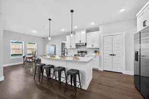 1913 E Myrtle St, Fort Worth, TX 76104 - Photo 2