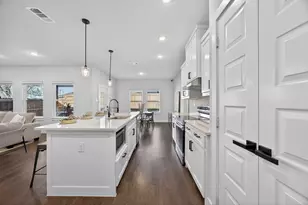 1913 E Myrtle St, Fort Worth, TX 76104 - Photo 12