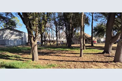 1712 Island Village Court, Granbury, TX 76048 - Photo 2