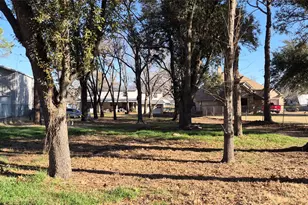 1712 Island Village Ct, Granbury, TX 76048 - Photo 2