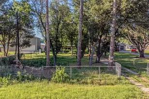 1712 Island Village Ct, Granbury, TX 76048 - Photo 12