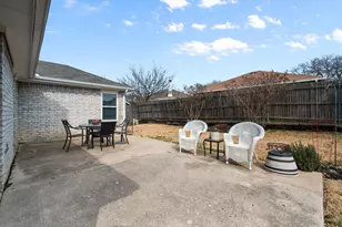 531 Hollyberry Dr, Mansfield, TX 76063 - Photo 36