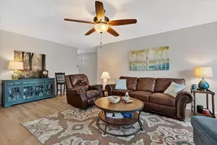 531 Hollyberry Dr, Mansfield, TX 76063 - Photo 16