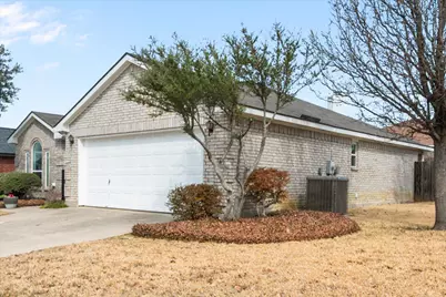 531 Hollyberry Drive, Mansfield, TX 76063 - Photo 4