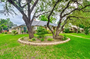 7315 Debbe Dr, Dallas, TX 75252 - Photo 2