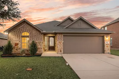 620 S Heights Drive, Crowley, TX 76036 - Photo 2