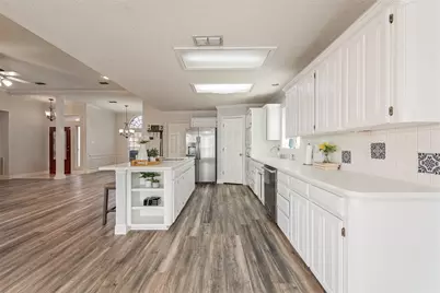 6200 Pennsylvania Avenue, Arlington, TX 76017 - Photo 16