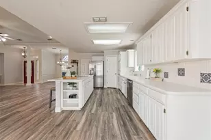 6200 Pennsylvania Ave, Arlington, TX 76017 - Photo 16