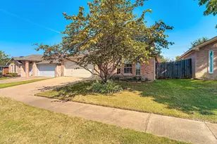 809 Birkhill Trail, Arlington, TX 76001 - Photo 2