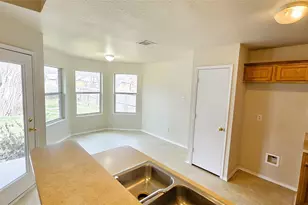 715 Hallvale Dr, White Settlement, TX 76108 - Photo 4