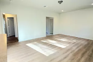 715 Hallvale Dr, White Settlement, TX 76108 - Photo 4