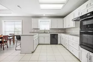 6009 Kenilworth Dr, Arlington, TX 76001 - Photo 12