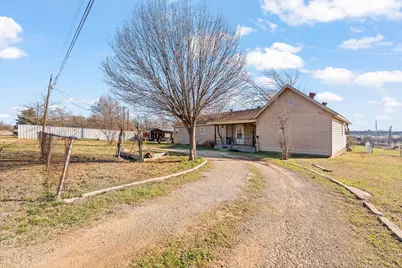 2204 Daniels Drive, Joshua, TX 76058 - Photo 2