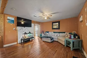 2204 Daniels Dr, Joshua, TX 76058 - Photo 2