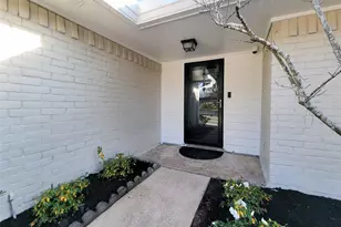 10335 Emnora Ln, Houston, TX 77043 - Photo 2