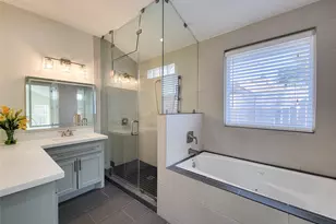 10335 Emnora Ln, Houston, TX 77043 - Photo 18