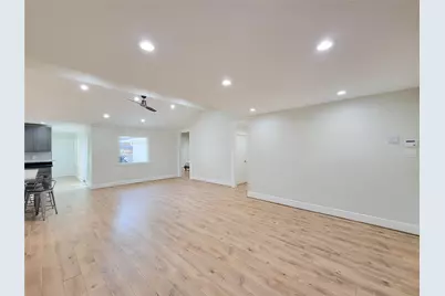 10335 Emnora Lane, Houston, TX 77043 - Photo 14