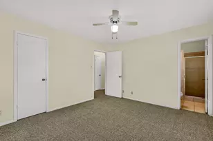 910 Kiowa Dr W, Lake Kiowa, TX 76240 - Photo 18