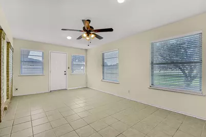 910 Kiowa Drive W, Lake Kiowa, TX 76240 - Photo 10