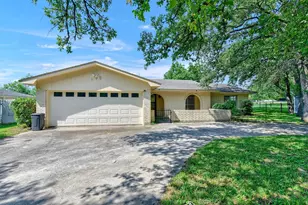 910 Kiowa Dr W, Lake Kiowa, TX 76240 - Photo 4