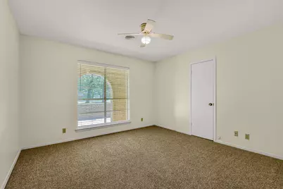 910 Kiowa Drive W, Lake Kiowa, TX 76240 - Photo 12