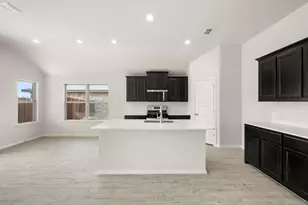 1905 Seminole Dr, Cleburne, TX 76033 - Photo 6