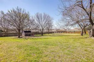 201 Westridge Dr, Springtown, TX 76082 - Photo 34
