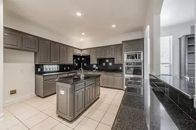 8925 Hunters Glen Trail, Fort Worth, TX 76120 - Photo 22