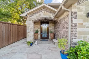 1006 Manning St, Grand Prairie, TX 75051 - Photo 2