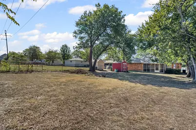 321 Meadow Park Drive, White Settlement, TX 76108 - Photo 22