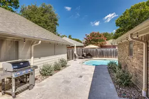 10011 Glen Canyon Dr, Dallas, TX 75243 - Photo 24