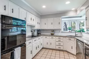 10011 Glen Canyon Dr, Dallas, TX 75243 - Photo 14