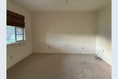 2421 Shalon Avenue, Fort Worth, TX 76112 - Photo 8