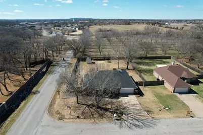 3008 Karen Way, Granbury, TX 76049 - Photo 4