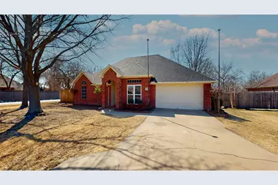 3008 Karen Way, Granbury, TX 76049 - Photo 2