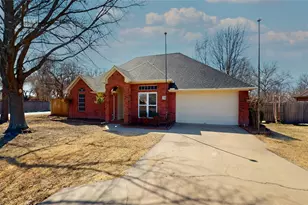 3008 Karen Way, Granbury, TX 76049 - Photo 2