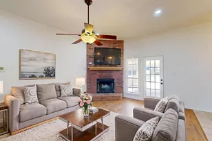 3008 Karen Way, Granbury, TX 76049 - Photo 10