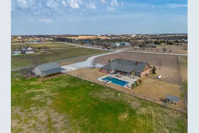 160 Goodnight Trail, Rhome, TX 76078 - Photo 38